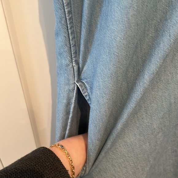 Everlane Splitneck Denim Smock Jean Dress in Light Washed Blue - Picture 3 of 6